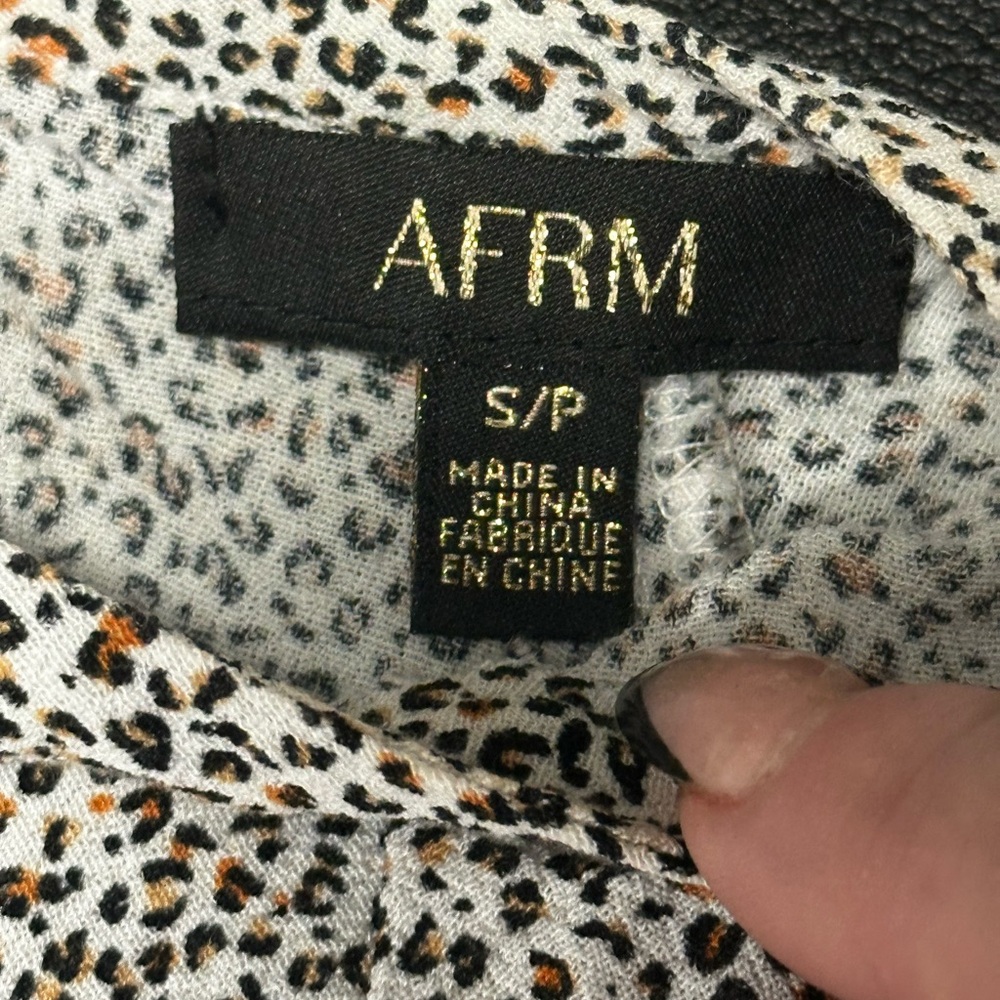 🔥🐆AFRM Leopard Print Cropped Long Sleeve Top - Puffed Sleeves, Keyhole Back - Picture 2 of 8